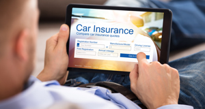 Average cost of car insurance nears £1000